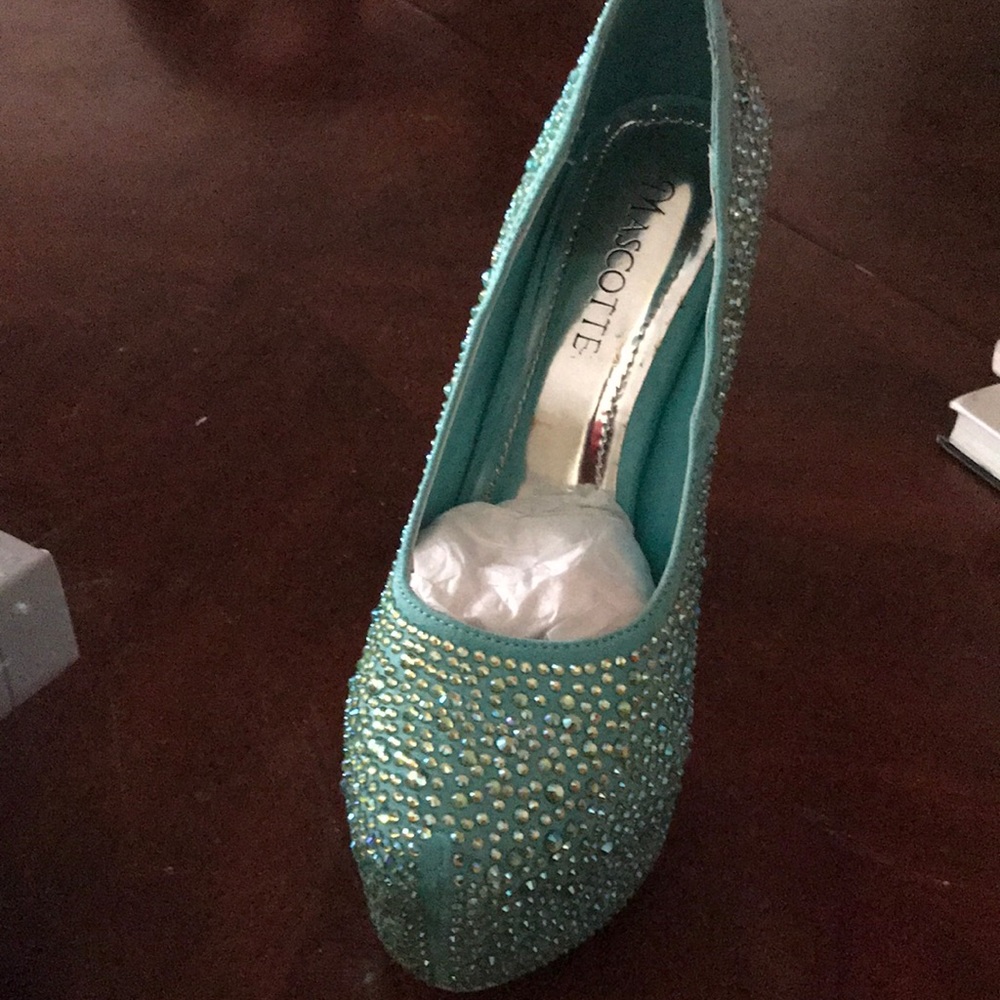 High heels - Picture 2 of 2
